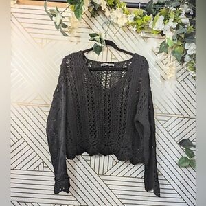 NWT Zara MEL Black Cropped Ribbed V-Neck knit peek-a-boo sweater size Medium